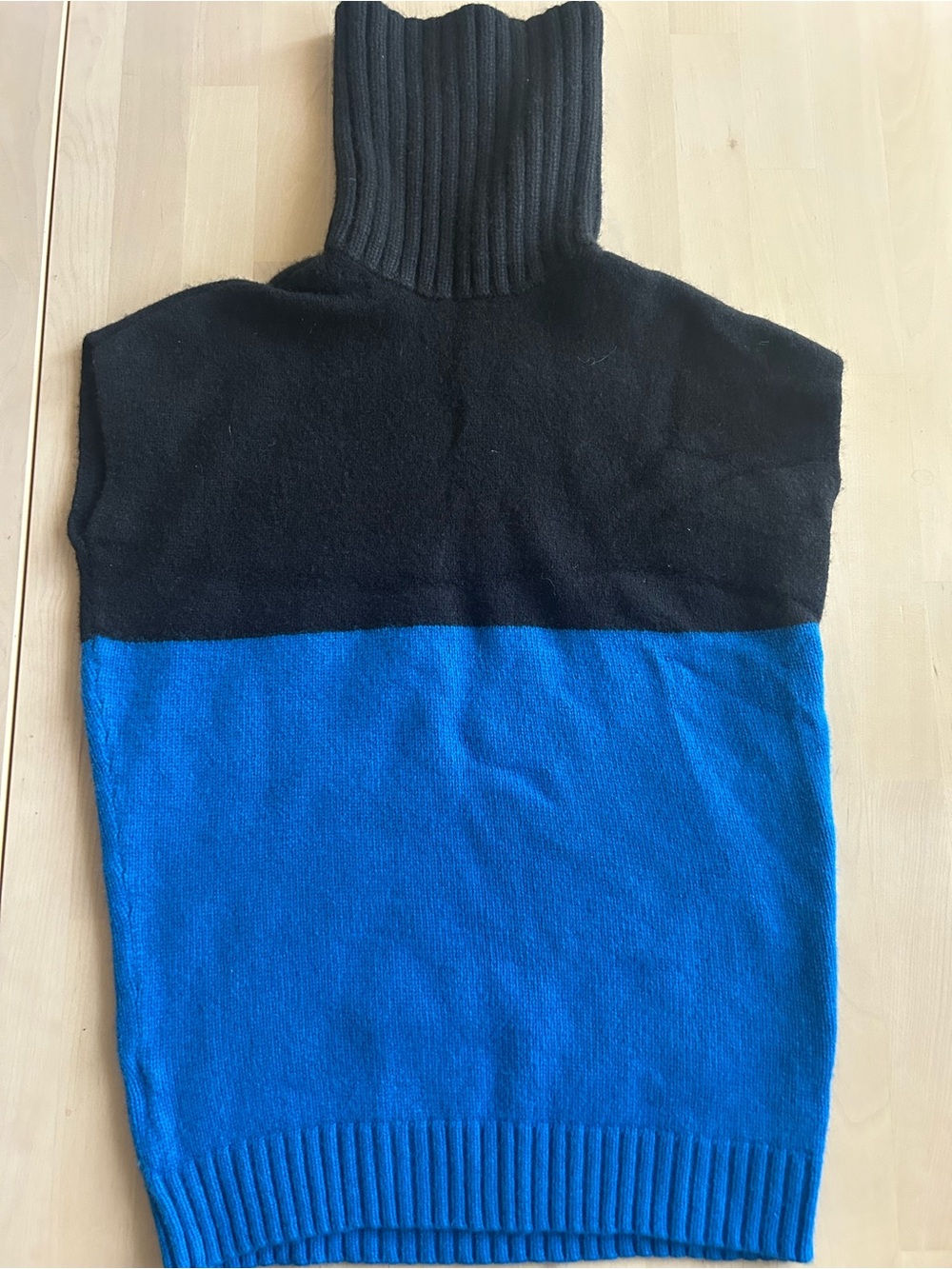 Women Black and Blue Colorblock Turtleneck Sweater